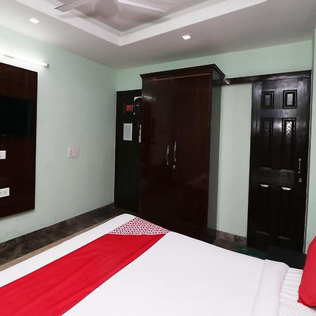 דלהי Oyo 10008 Hotel Golden Tree מראה חיצוני תמונה