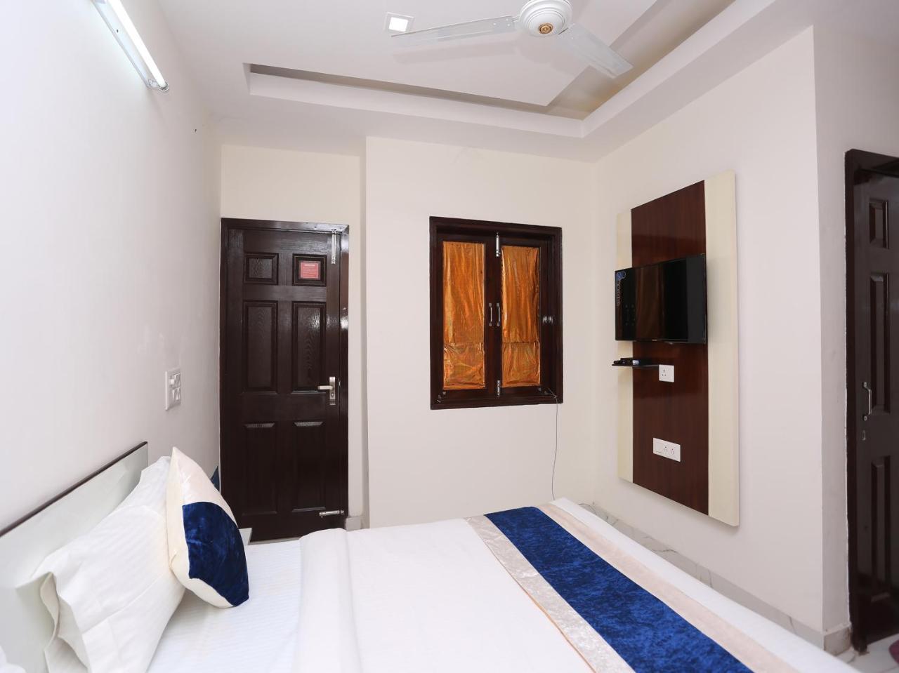 דלהי Oyo 10008 Hotel Golden Tree מראה חיצוני תמונה