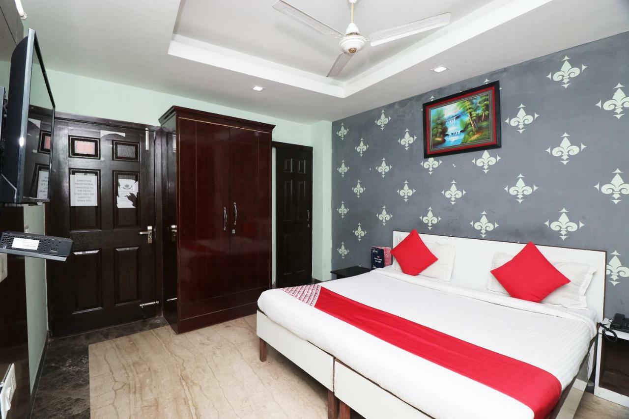דלהי Oyo 10008 Hotel Golden Tree מראה חיצוני תמונה